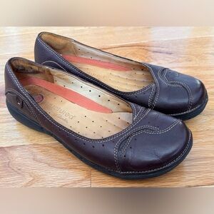 Clarks Unstructured Women’s Brown Leather Casual Dress Shoe, Size 7
